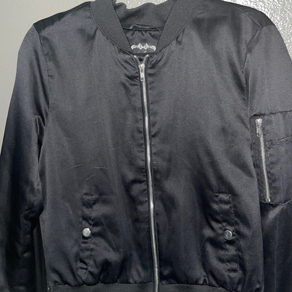 BLACK JACKET
